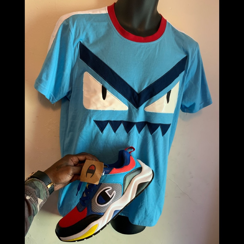 DESIGNER T-SHIRT WITH CHAMPION RUNNERS SZ12